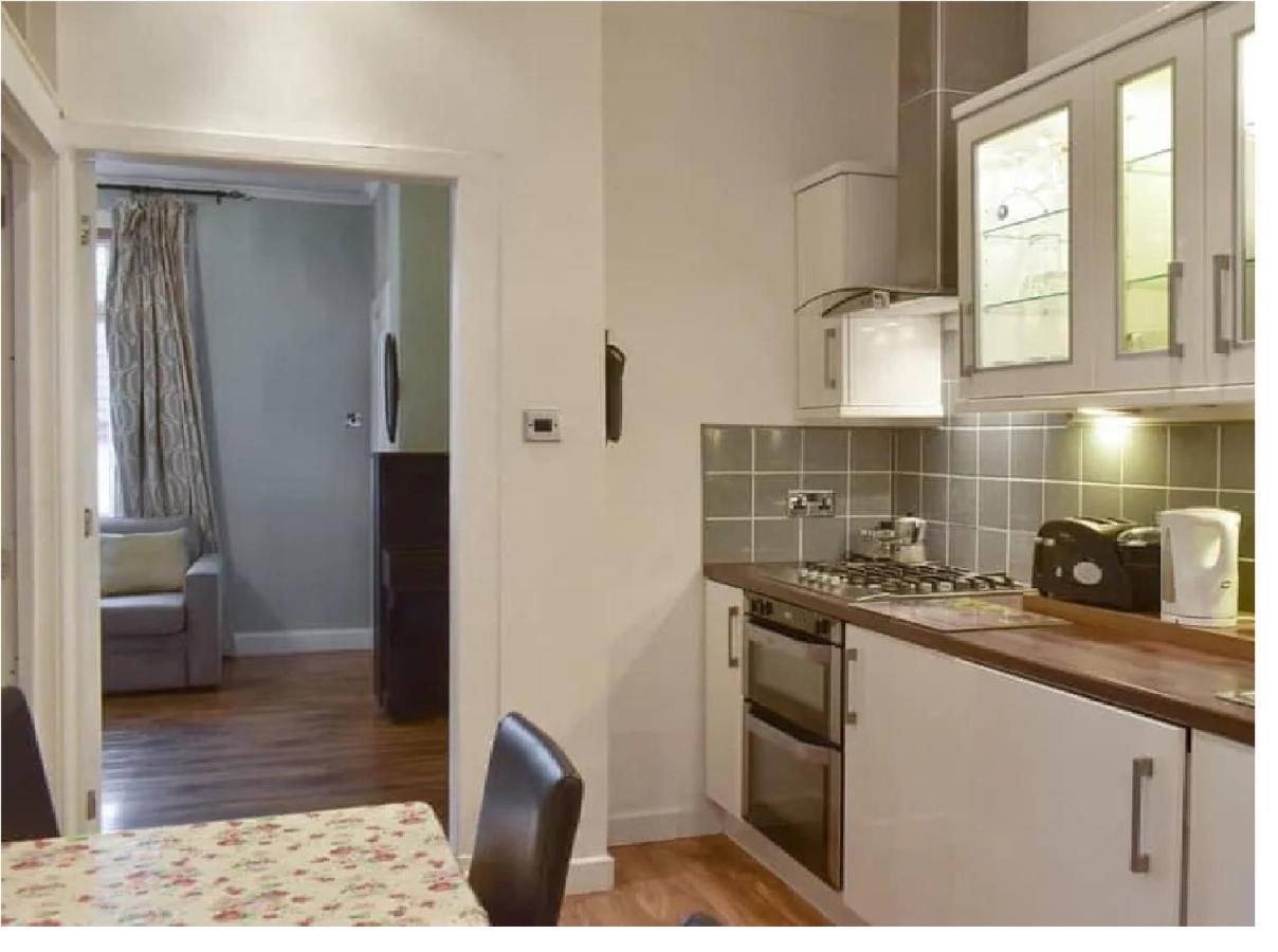1 Bed In The Outskirts Of Edinburgh, Free Wifi & Street Parking, Self-Catering Broxburn Exterior foto